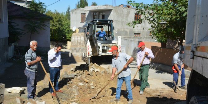Dilovası’nda alt ve üst yapı çalışmaları sürüyor