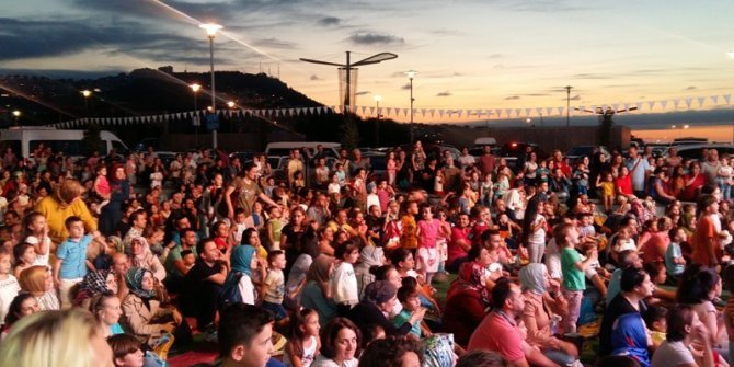 Çocuklar Forum Trabzon’da Rafadan Tayfa ile hem eğlendi hem öğrendi