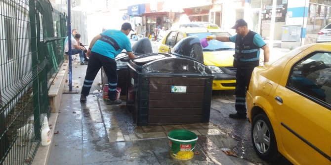 İzmit’te 24 saat temizlik yapılıyor