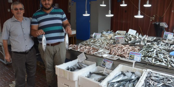 Balıklar tezgahları doldurdu