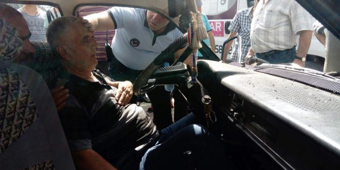 Freni boşalan otomobil elektrik direğine çarptı: 3 yaralı