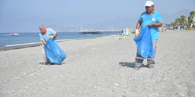Alanya’da sahiller temizleniyor