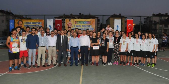 Sokak basketbolu turnuvası sona erdi