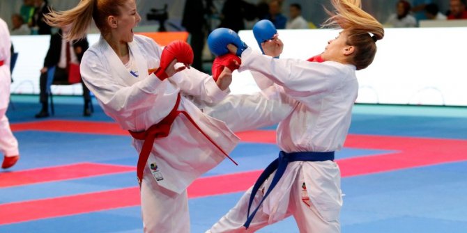 Kağıtspor Premier Lig’den gümüş madalya ile döndü