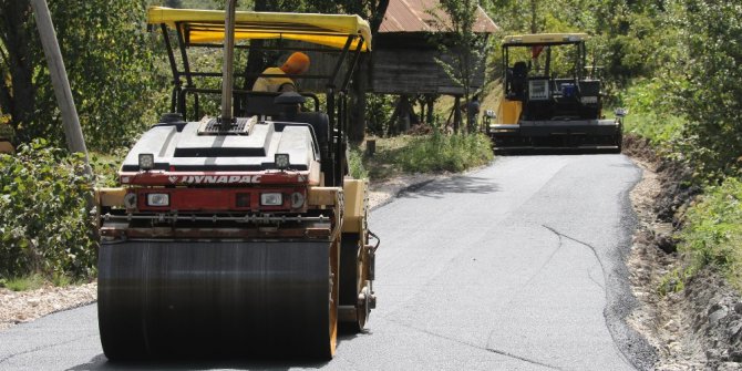 Hanyatak Mahallesi’nde asfalt serimi devam ediyor
