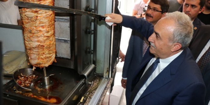 Bakan Fakıbaba, Manisa’da ayak basmadık yer bırakmadı