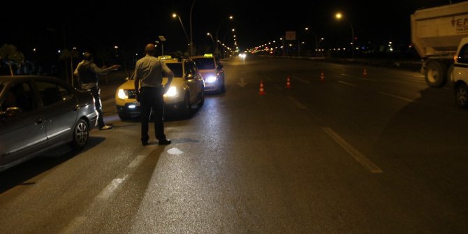 Ankara’da cinayet işledikten sonra kaçan şüpheliler, Konya polisinin barikatına yakalandılar