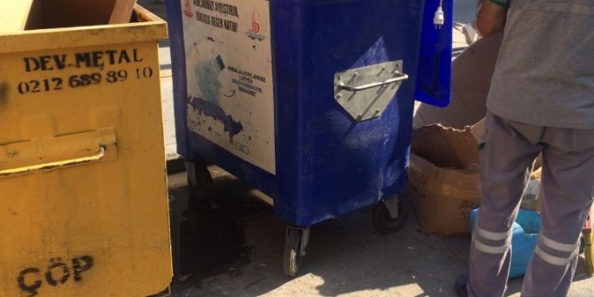 Geri dönüşüme bozuk çamaşır makinesini attı