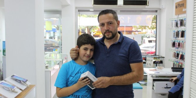 6 bin TL’lik telefonlarını çaldıran iş yeri sahibi sözünü tuttu