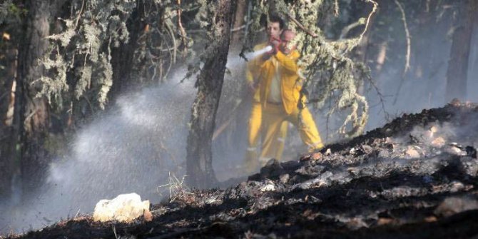 Kütahya’daki orman yangınlarında söndürme ve soğutma çalışmaları sürüyor