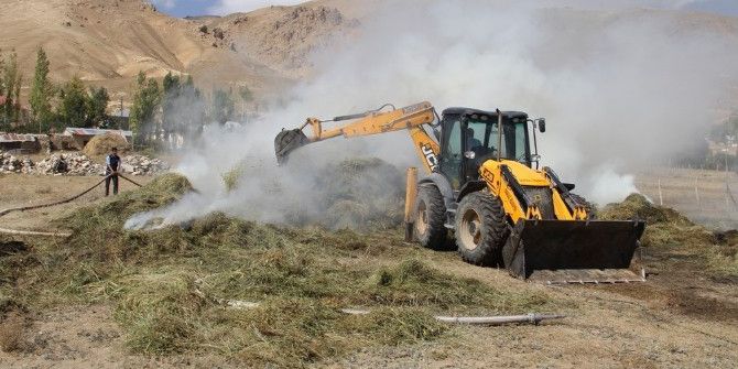 Başkale’de 50 Bin Bağ Ot Yandı