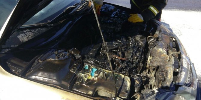 Seyir halindeki otomobil alevlere teslim oldu