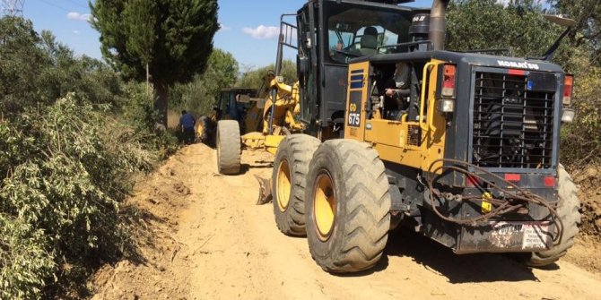 Burhaniye’de kırsal mahallelerde yol sevinci