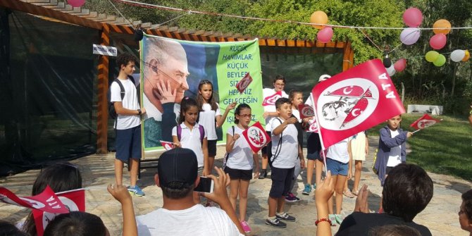 Köyceğiz’de ’Göl Kumpanyası’ gösterisi