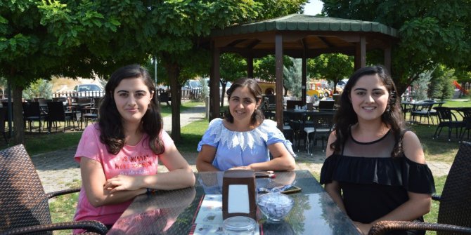 Üç kız kardeşin müzik tutkusu