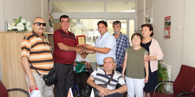 Aydınlı engellilerden Efeler Belediyesine teşekkür ziyareti