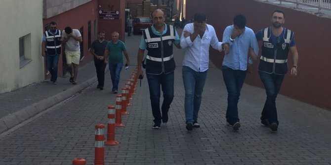 Sahte altın ve künye satmaya çalışan 3 kişi yakalandı