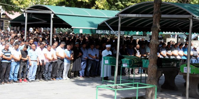 Cinayete kurban giden genç defnedildi