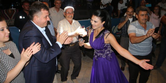 Kınık Hasat Festivali’nde Ankaralı Ayşe coşkusu