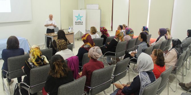 ’Alzheimer Hastalığı ve Bakımı’ sağlık eğitimleri düzenlendi