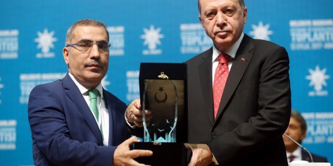 Cumhurbaşkanı Erdoğan’dan Başkan Çelikcan’a ödül