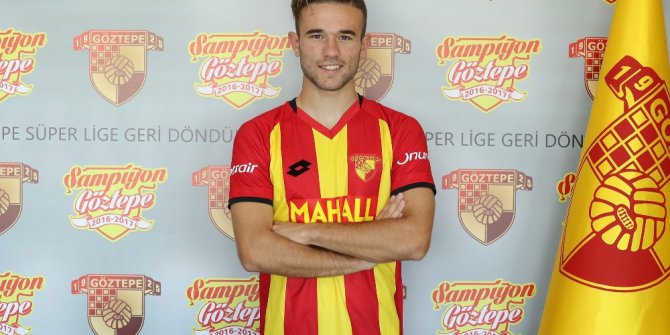Göztepe’de Gökay Eser profesyonel oldu