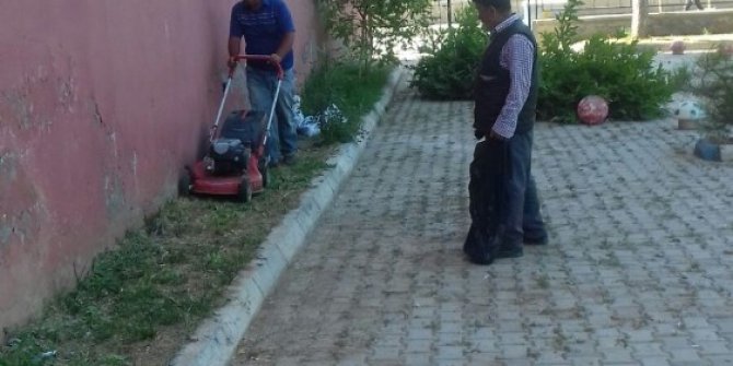 Çaldıran’da okulların çevre düzenlemesi