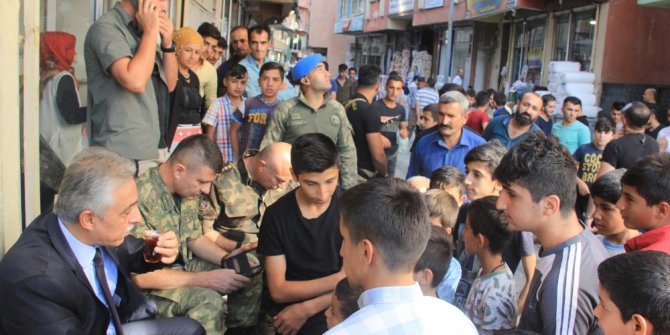 Vali Toprak esnaflarla kucaklaştı