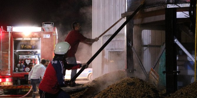 Mısır kurutma silosunda çıkan yangın korkuttu