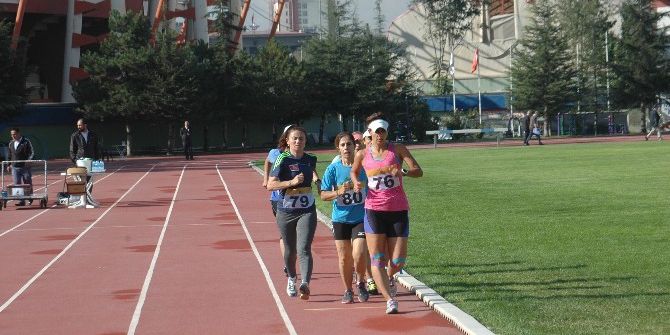 Postacılar Kıyasıya Yarıştı