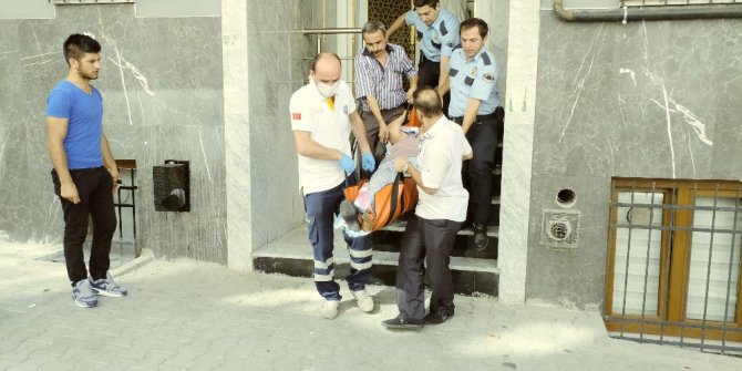 İtfaiye ekipleri kolu kırılarak evinde mahsur kalan kadını kurtardı