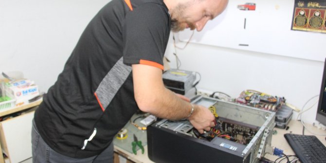 Vatandaşlar toplama bilgisayara yöneliyor