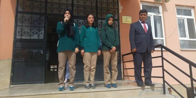 Muhtarlardan Fen Lisesini Kazanan Öğrencilere Ödül