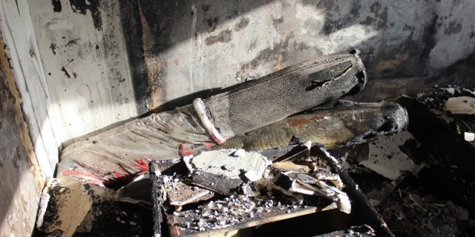 Kocaeli’de dubleks evin çatı katı yandı