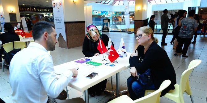 İş Arayan Kadınlarla İşverenler Beylikdüzü’nde Buluştu
