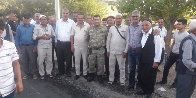 Hacıları karakol komutanı karşıladı