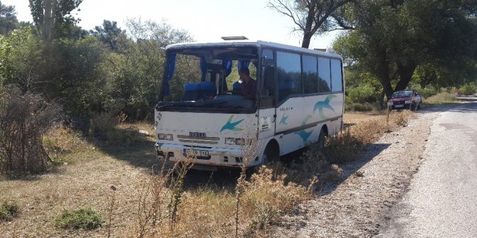 Çanakkale’de minibüs devrildi: 12 yaralı
