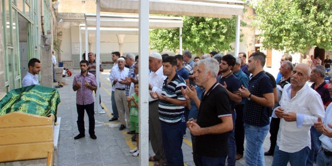 Havalimanında karıştırılan cenaze defnedildi