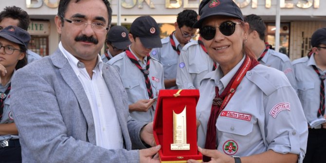 Eskişehirli izciler Bozüyük’ün tarihi mekânlarını gezdi