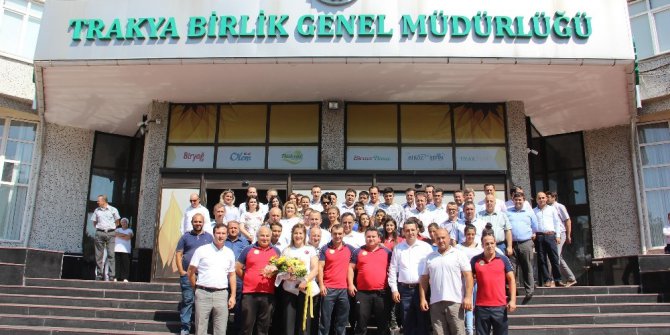 Yasemin Adar, Edirne’de çiçeklerle karşılandı