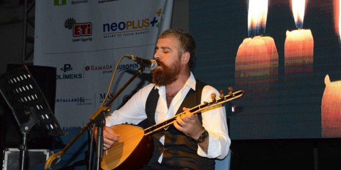 Sempozyum kapsamında müzik ziyafeti sürüyor