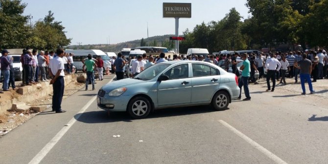 Trafik kazasından sonra karayolunu trafiğe kapattılar