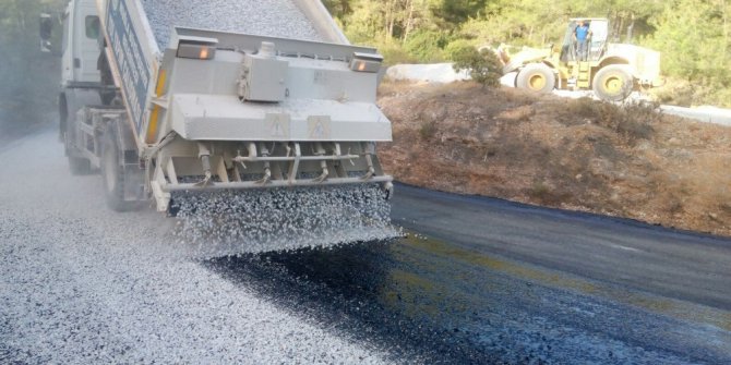 Menteşe’de asfalt çalışmaları devam ediyor