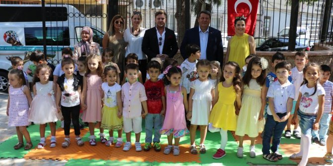 Miniklerin ilk mezuniyet heyecanı