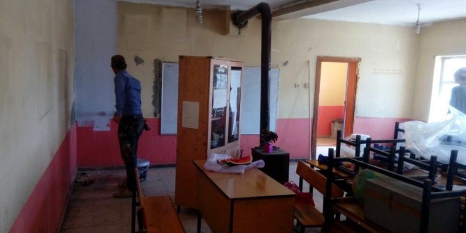 Çaldıran Belediyesi 89 okulu onardı