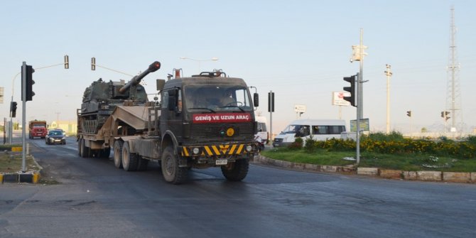Hatay’da sınır bölgesine obüs sevkiyatı