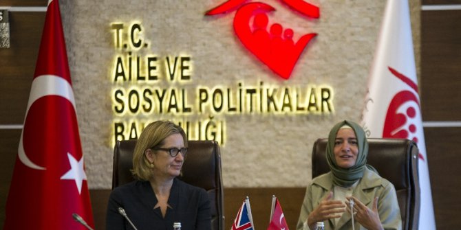 Bakan Kaya, Birleşik Krallık İçişleri Bakanı Rudd ile bir araya geldi