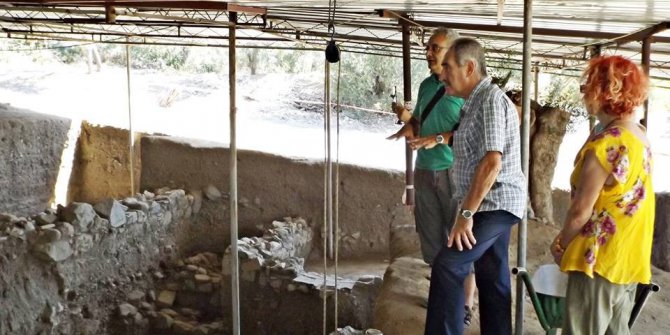 Ertuğrul Günay, Antandors kazılarını ziyaret etti