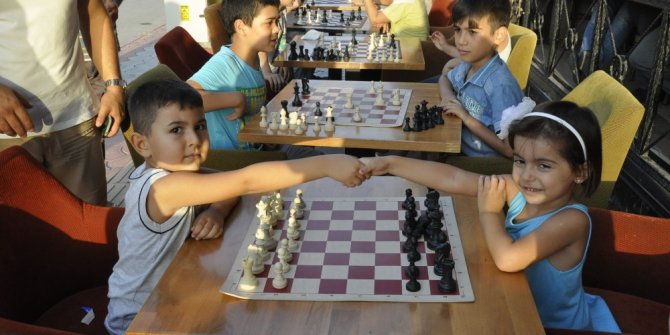 Dörtyol’da "Sokakta Satranç Var" etkinliği