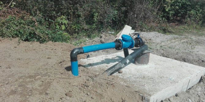 Düzce Belediyesi arızalanan su boruları değiştiriliyor